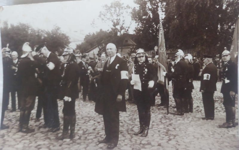 106b06a6f9e5658affcf2e1bad297f94145623ce