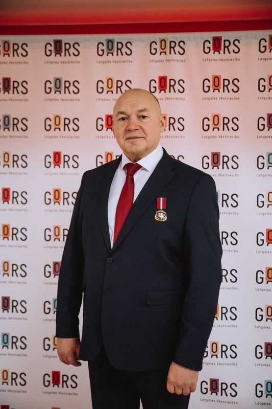 40d32127ea64f25e583deacecb4034d21f8fa370