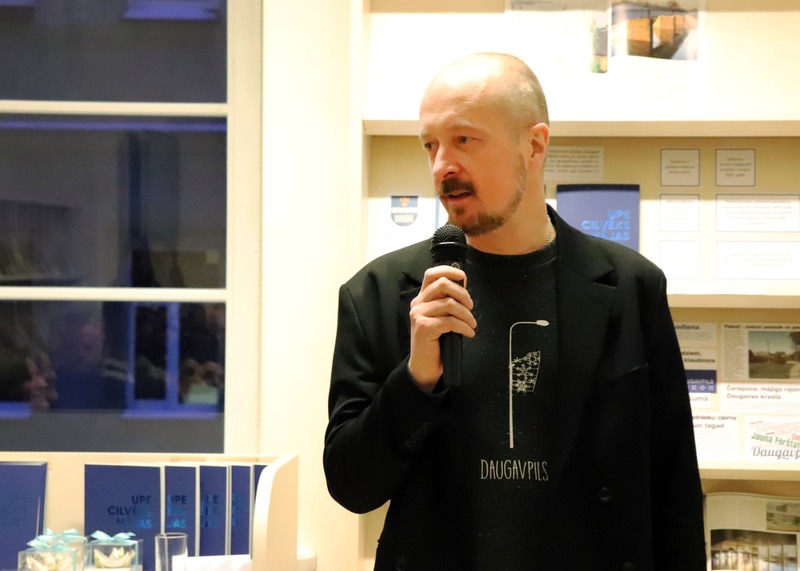 5bc7926a7f45701b93830c0a610e2f15d8a9bc45